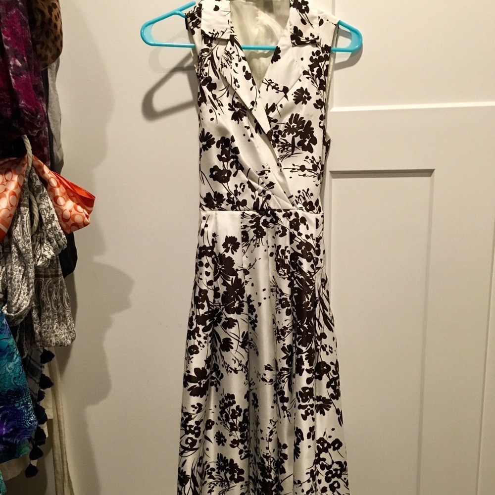 Collared Floral midi Dress